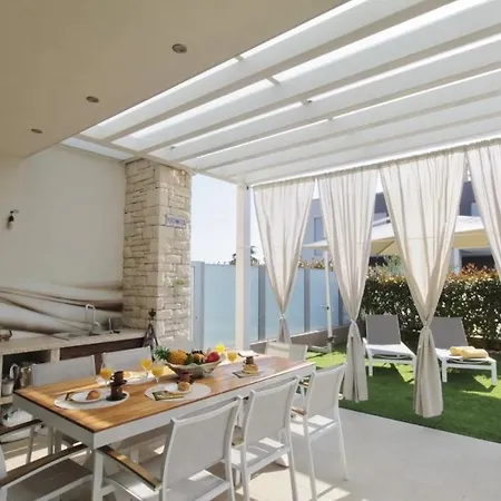 Pura Vida With Pool Villa